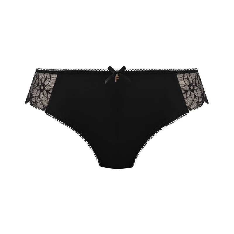 Freya Hallie Brief