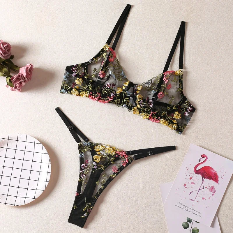 Lingerie set with colourful embroidered flowers