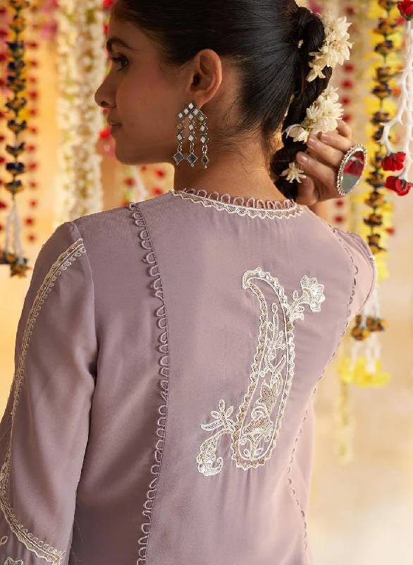 Lavender Kurta With Delicate Embroidery