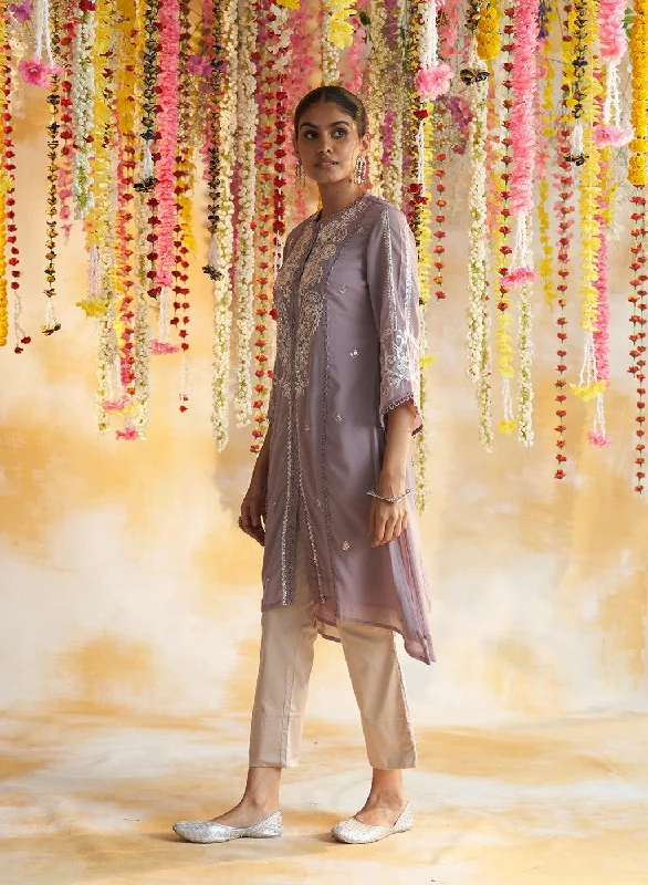 Lavender Kurta With Delicate Embroidery