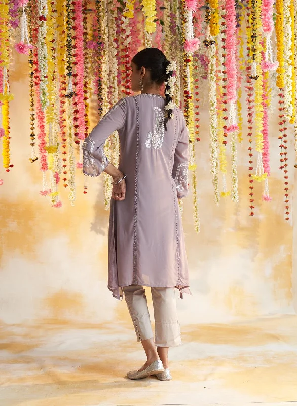 Lavender Kurta With Delicate Embroidery