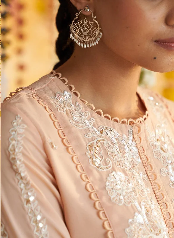 Pink Kurta With Delicate Embroidery