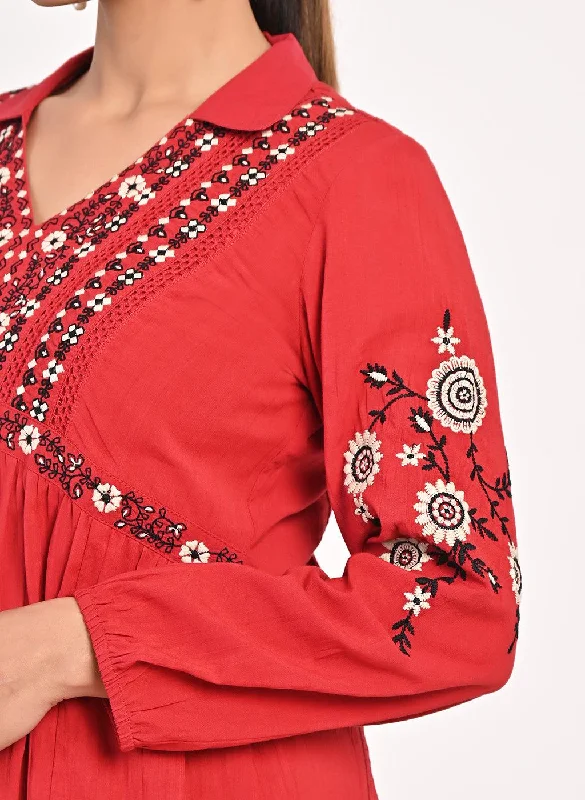 Red Thigh-length Boho Tunic with Collar and Full Sleeves