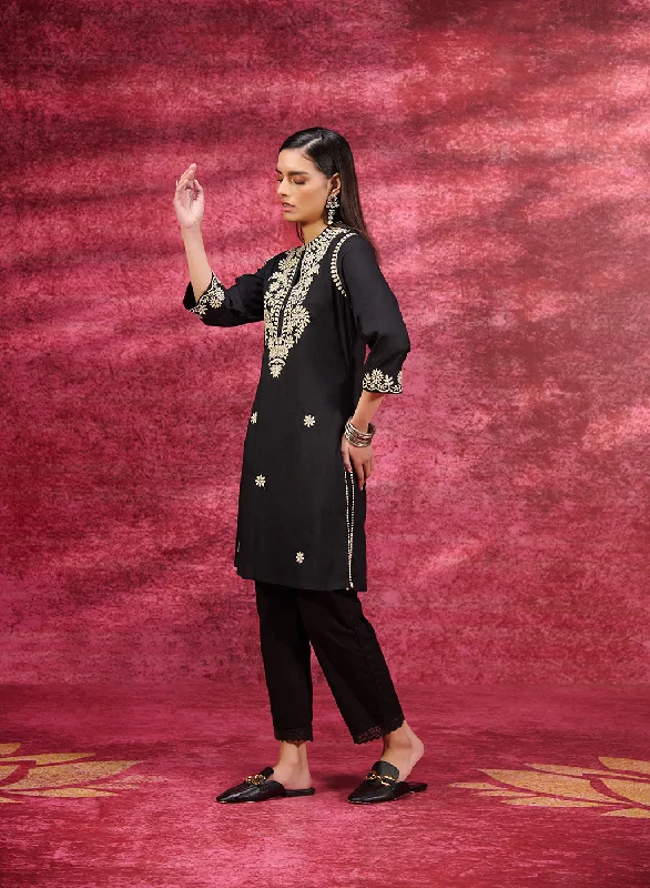 Saadgi Black Embroidered Cotton Linen Tunic for Women