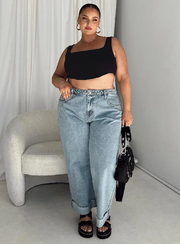 Ollie Straight Leg Jean Mid Wash Denim Curve